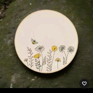 Floral and Bee Inhomestylez Spectrum Designz Dinner Plates Set Of Four 10.75"